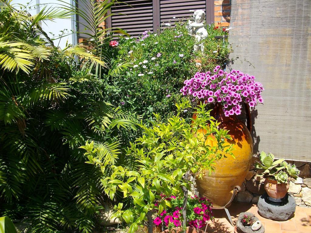Holidaysora Taormina - Il Giardino Di Graziella מראה חיצוני תמונה